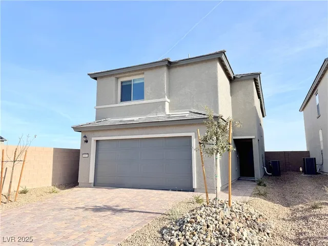 $2,350 | 6002 Swift Lariat Street, Las Vegas, NV 89113