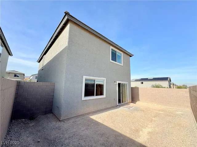 $2,350 | 6002 Swift Lariat Street, Las Vegas, NV 89113