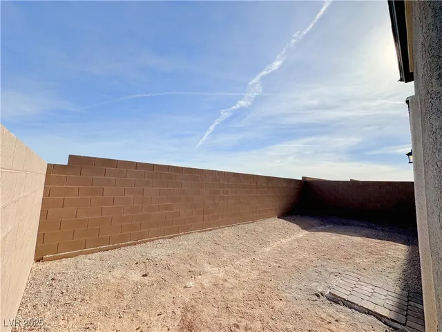 $2,350 | 6002 Swift Lariat Street, Las Vegas, NV 89113