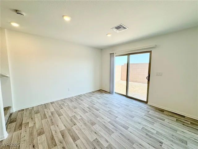 $2,350 | 6002 Swift Lariat Street, Las Vegas, NV 89113