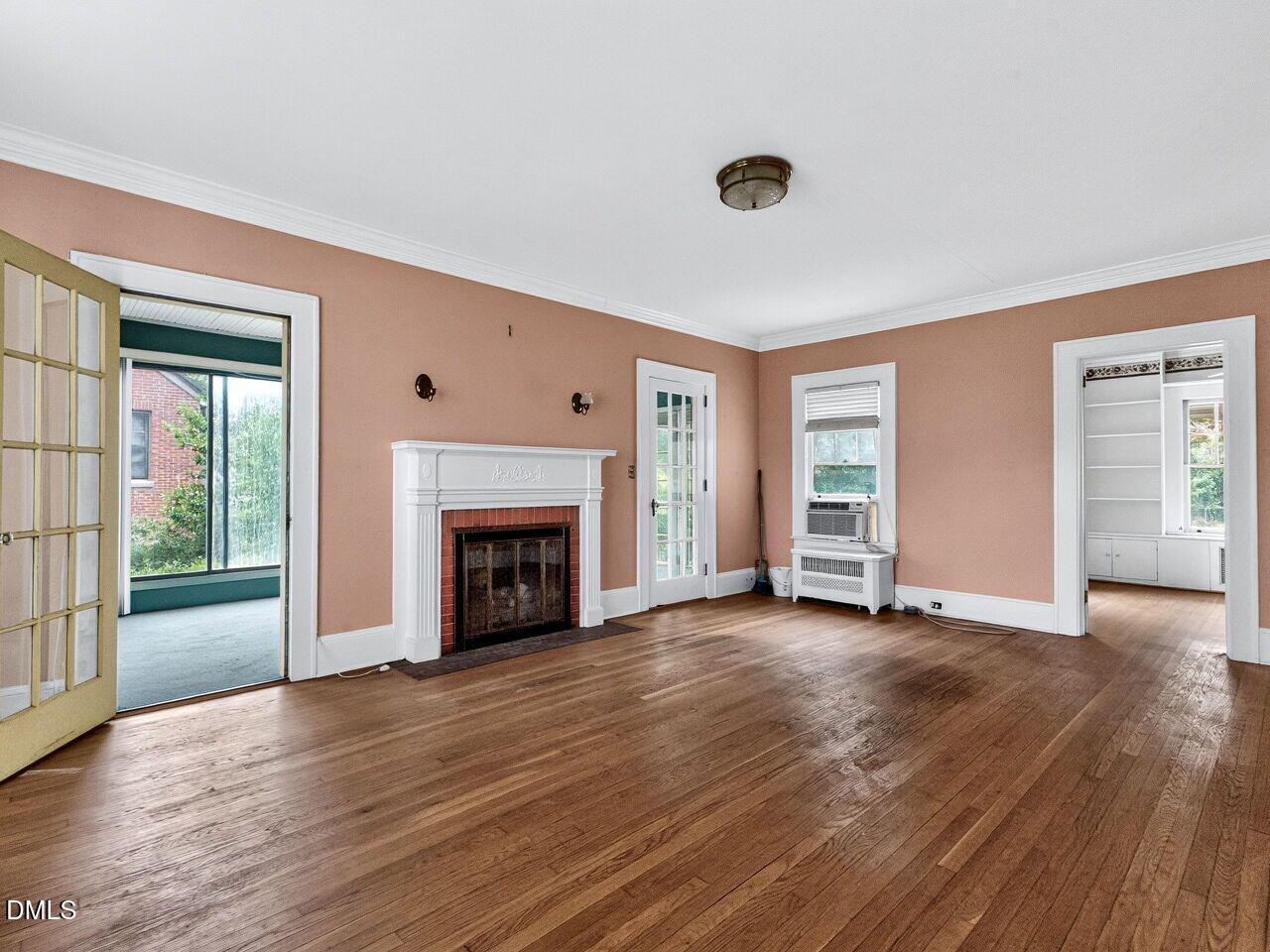 1509 Caswell Street Raleigh, NC 27608 - Photo 6 of 23