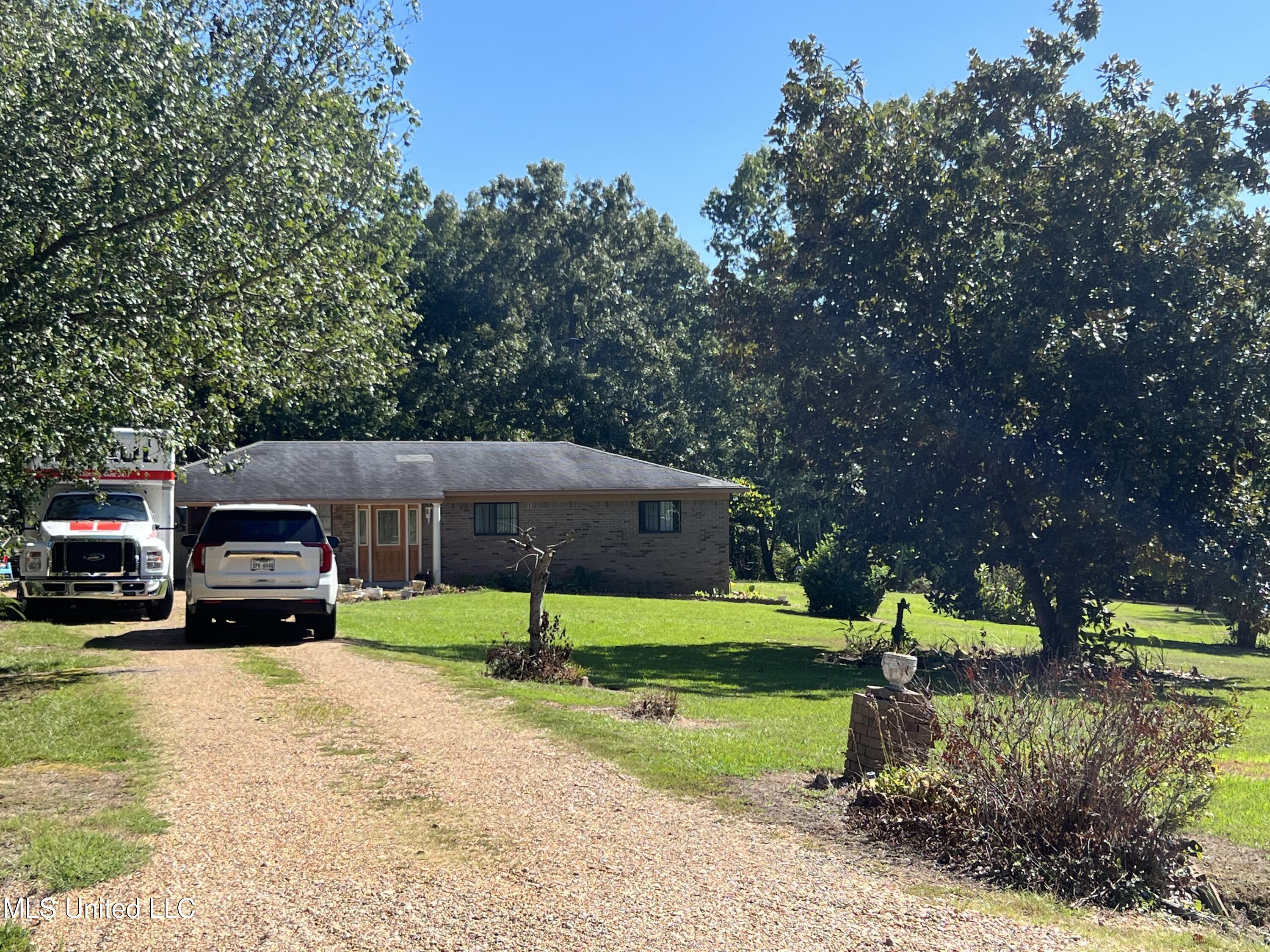 892 Rowell Road Coldwater, MS 38618 - Photo 1 of 17 IMG_6956