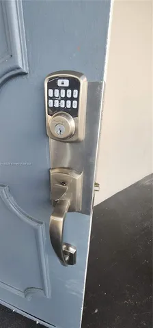 $2,000 | 8040 North Colony Circle, Unit 309, Tamarac, FL 33321