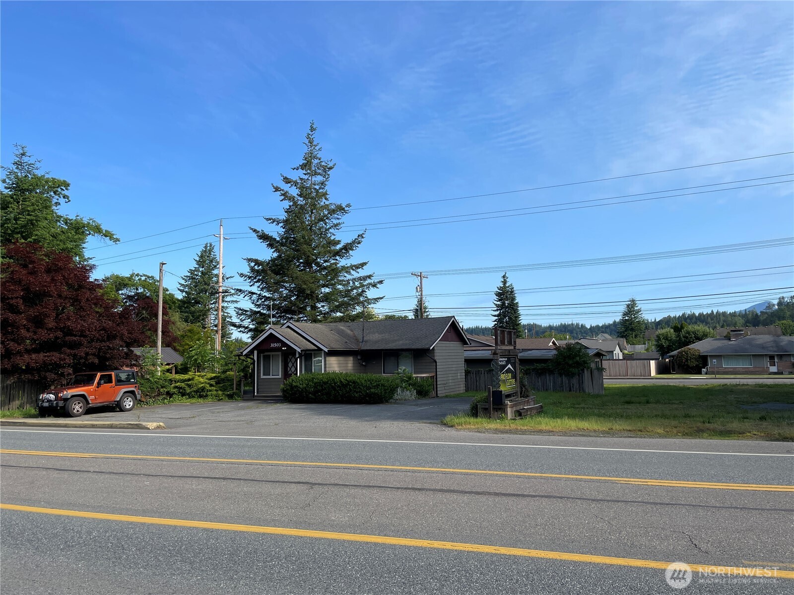 31503 Highway 2 Sultan, WA 98294 - Photo 2 of 12 a view of street with parked cars