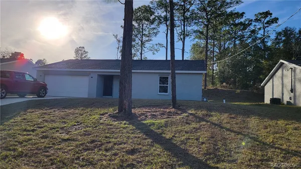$1,700 | 7043 North Outrigger Terrace, Dunnellon, FL 34433