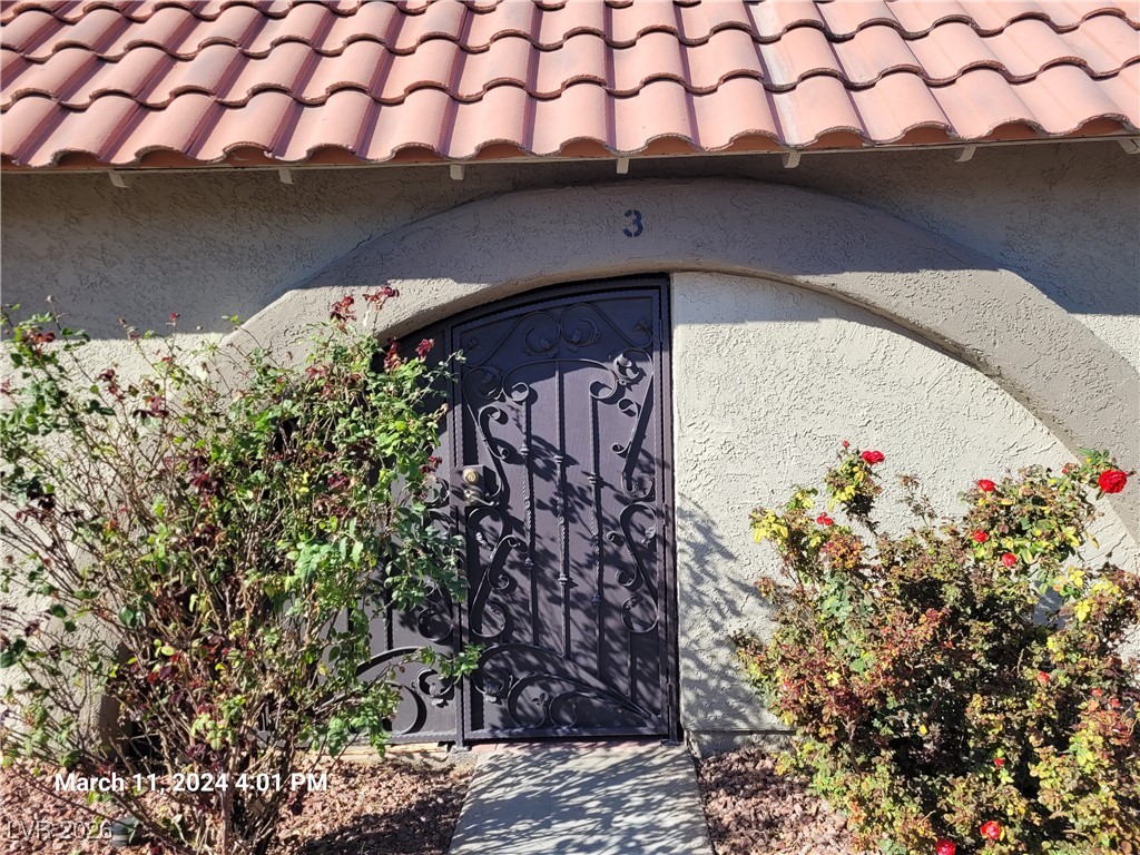 809 Hedge Way, Unit 3 Las Vegas, NV 89110 - Photo 2 of 10