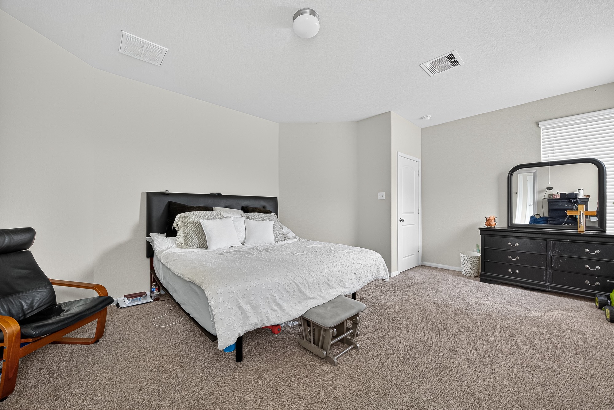 3035 Tandem Court Rosenberg, TX 77471 - Photo 14 of 28 a bedroom with a bed and furniture