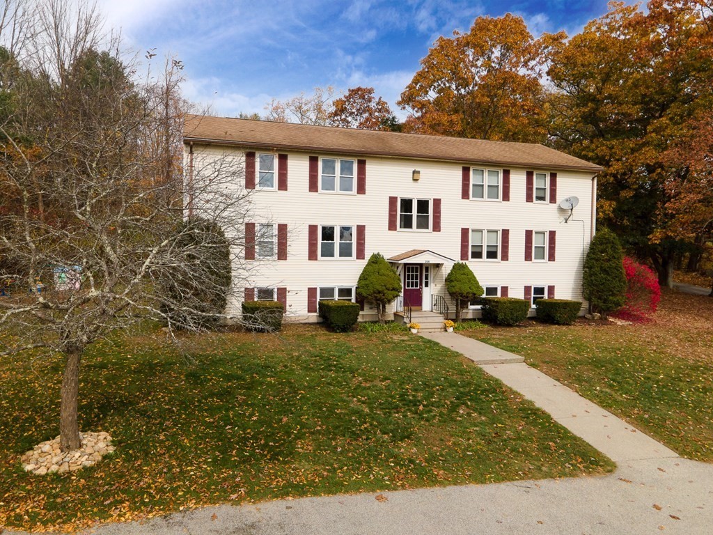 236 Burlingame Road, Unit E Charlton, MA 01507 - Photo 1 of 31 Gallery Image 1