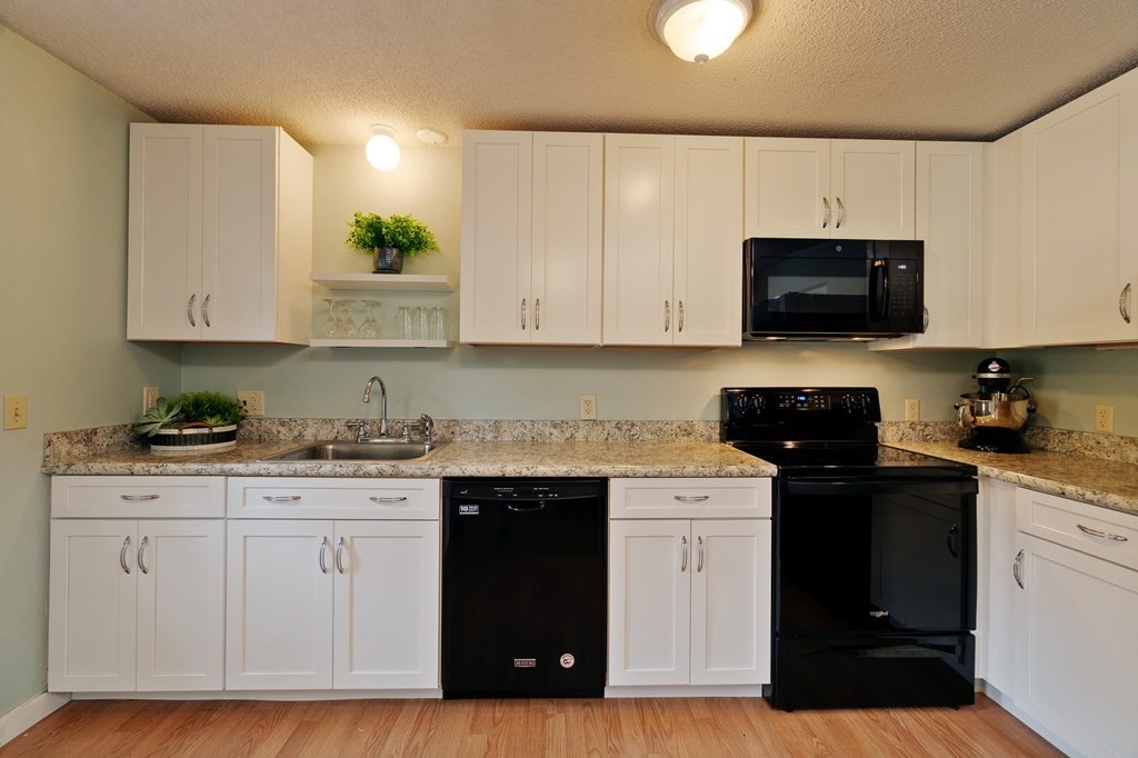 236 Burlingame Road, Unit E Charlton, MA 01507 - Photo 4 of 31 Gallery Image 4