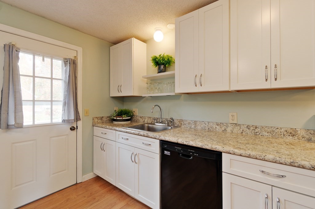 236 Burlingame Road, Unit E Charlton, MA 01507 - Photo 5 of 31 Gallery Image 5
