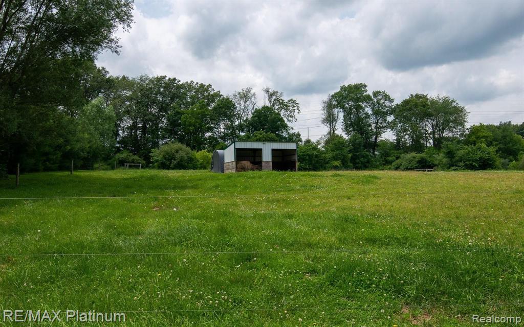 2880 Pingree Road Howell, MI 48843 - Photo 8 of 35