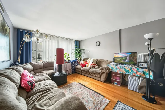 $559,000 | 5230 West Belmont Avenue, Chicago, IL 60641