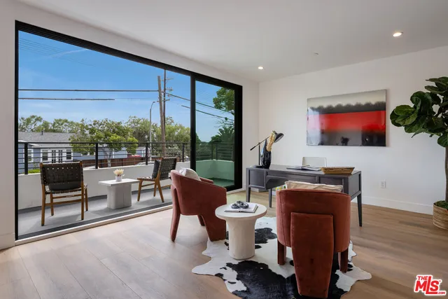 $8,000 | 2003 1/2 West Bellevue Avenue, Los Angeles, CA 90026