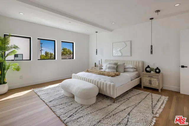 $8,000 | 2003 1/2 West Bellevue Avenue, Los Angeles, CA 90026