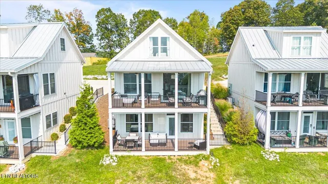 $209,000 | 118 East Hbr Vw Lane, Unit B, La Follette, TN 37766