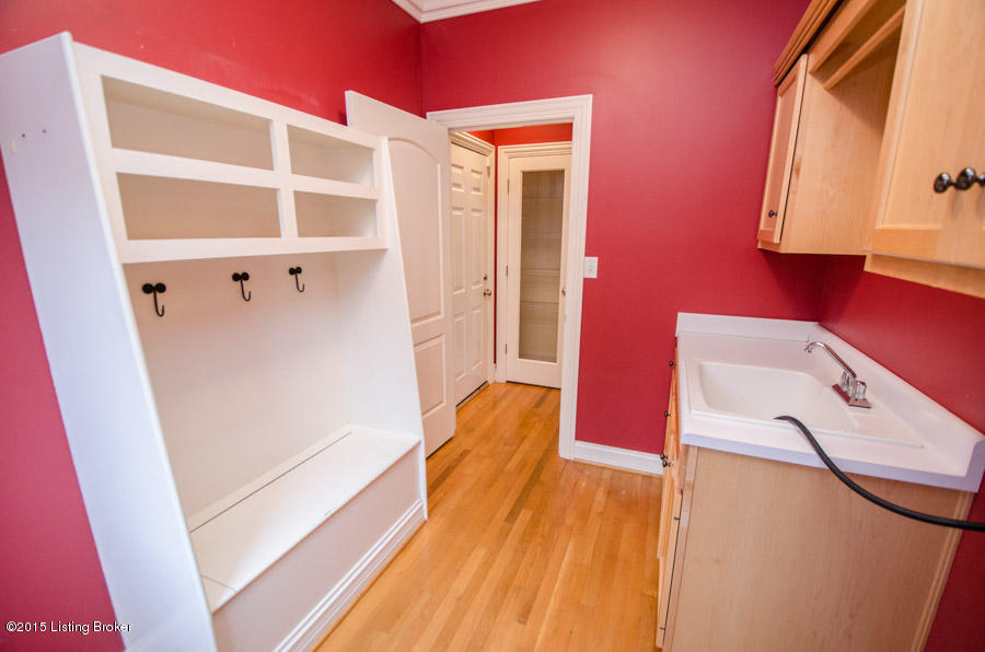 12705 Ridgemoor Drive Prospect, KY 40059 - Photo 32 of 73 Laundry Room