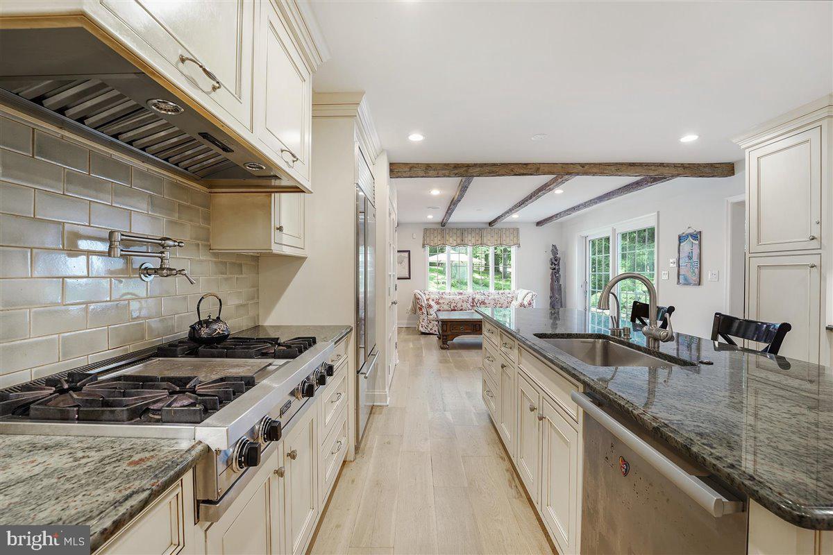 890 Westover Road Newtown Square, PA 19073 - Photo 11 of 70