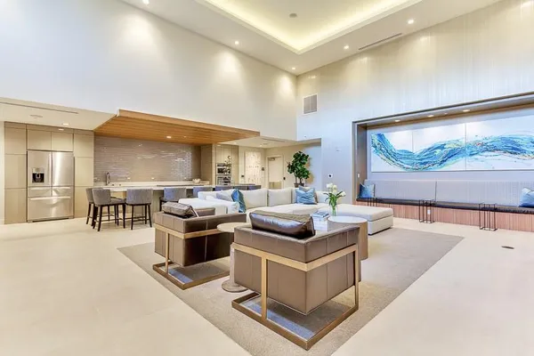 $5,652 | 4719 Cole Avenue, Unit 704, Dallas, TX 75205