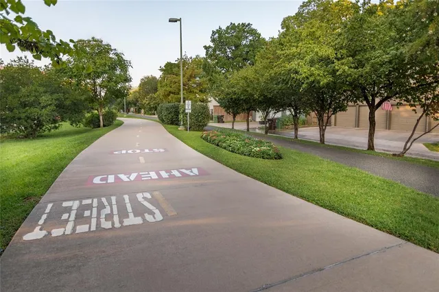 $5,652 | 4719 Cole Avenue, Unit 704, Dallas, TX 75205