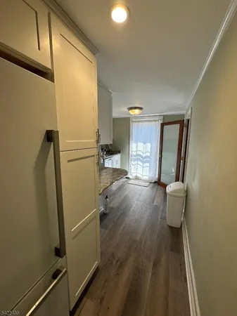 $1,800 | 27 Center Street, Clinton, NJ 08809