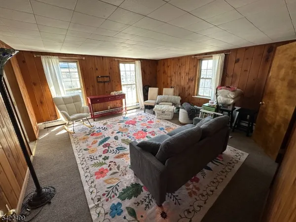 $1,800 | 27 Center Street, Clinton, NJ 08809
