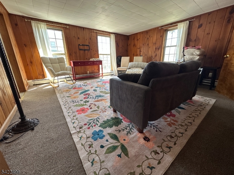 27 Center Street Clinton, NJ 08809 - Photo 5 of 13