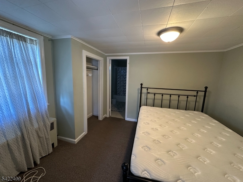 27 Center Street Clinton, NJ 08809 - Photo 6 of 13