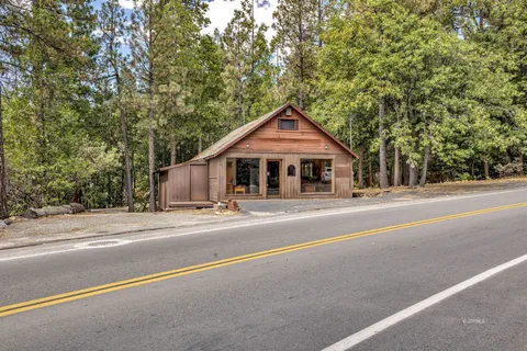 $425,000 | 54730 North Circle Drive, Idyllwild, CA 92549