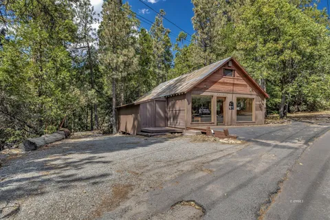 $425,000 | 54730 North Circle Drive, Idyllwild, CA 92549