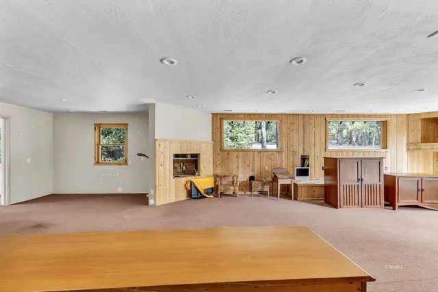 a view of a living room