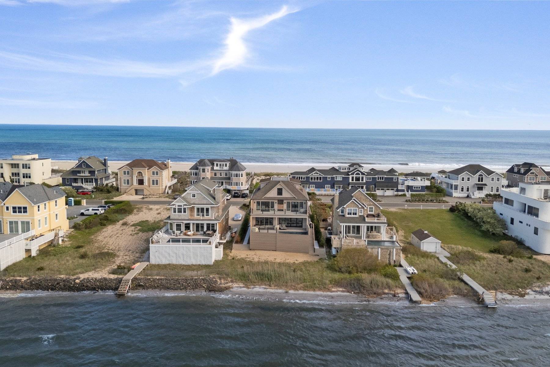 686 Dune Road Westhampton Beach, NY 11978 - Photo 37 of 37 a view of a city