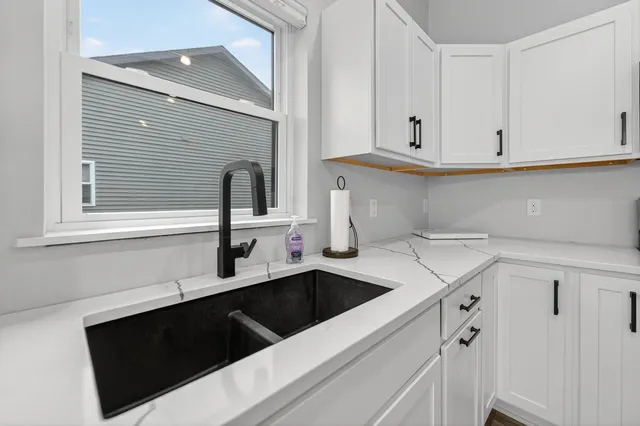 $389,000 | 654 Locust Lane, Evansville, WI 53536