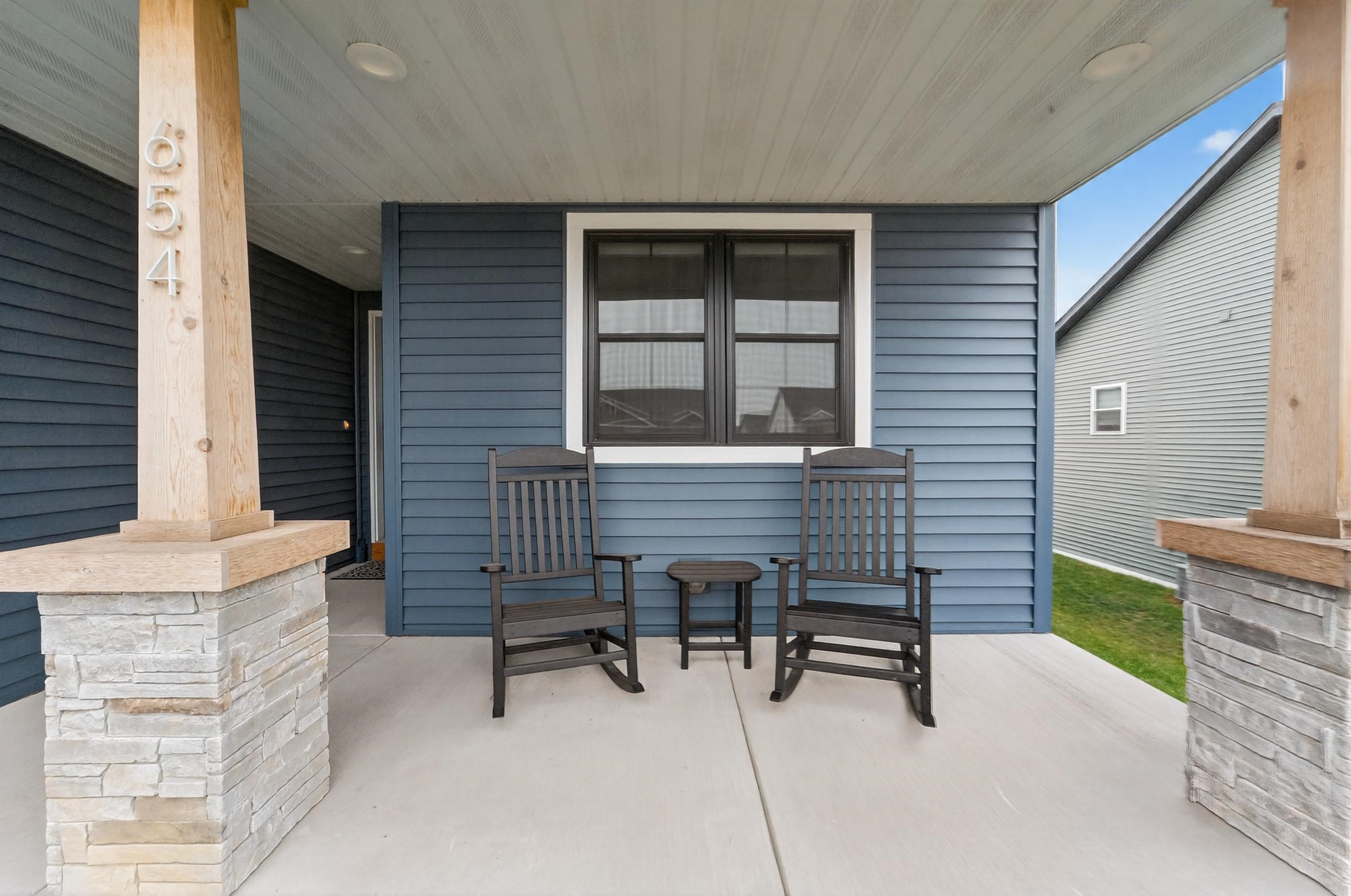 654 Locust Lane Evansville, WI 53536 - Photo 2 of 40