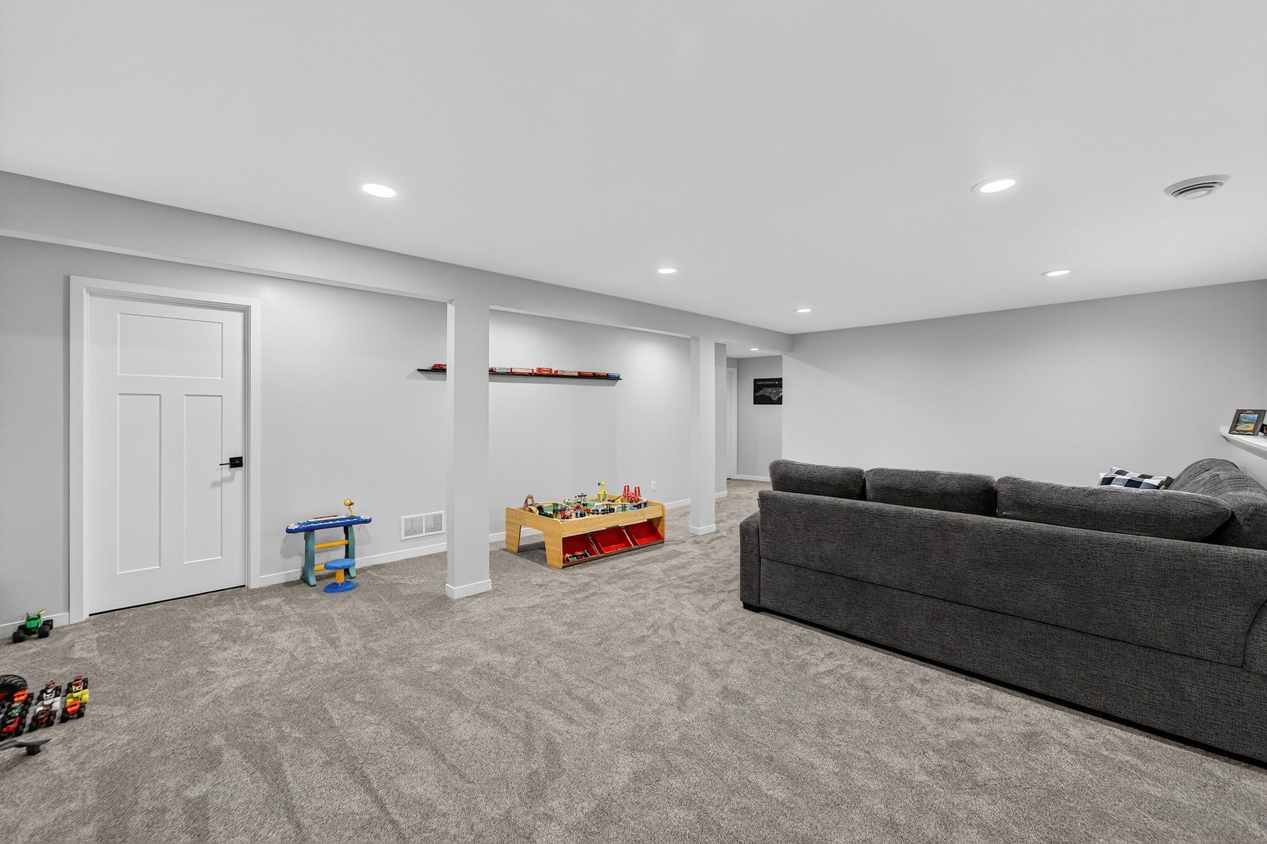 654 Locust Lane Evansville, WI 53536 - Photo 33 of 40