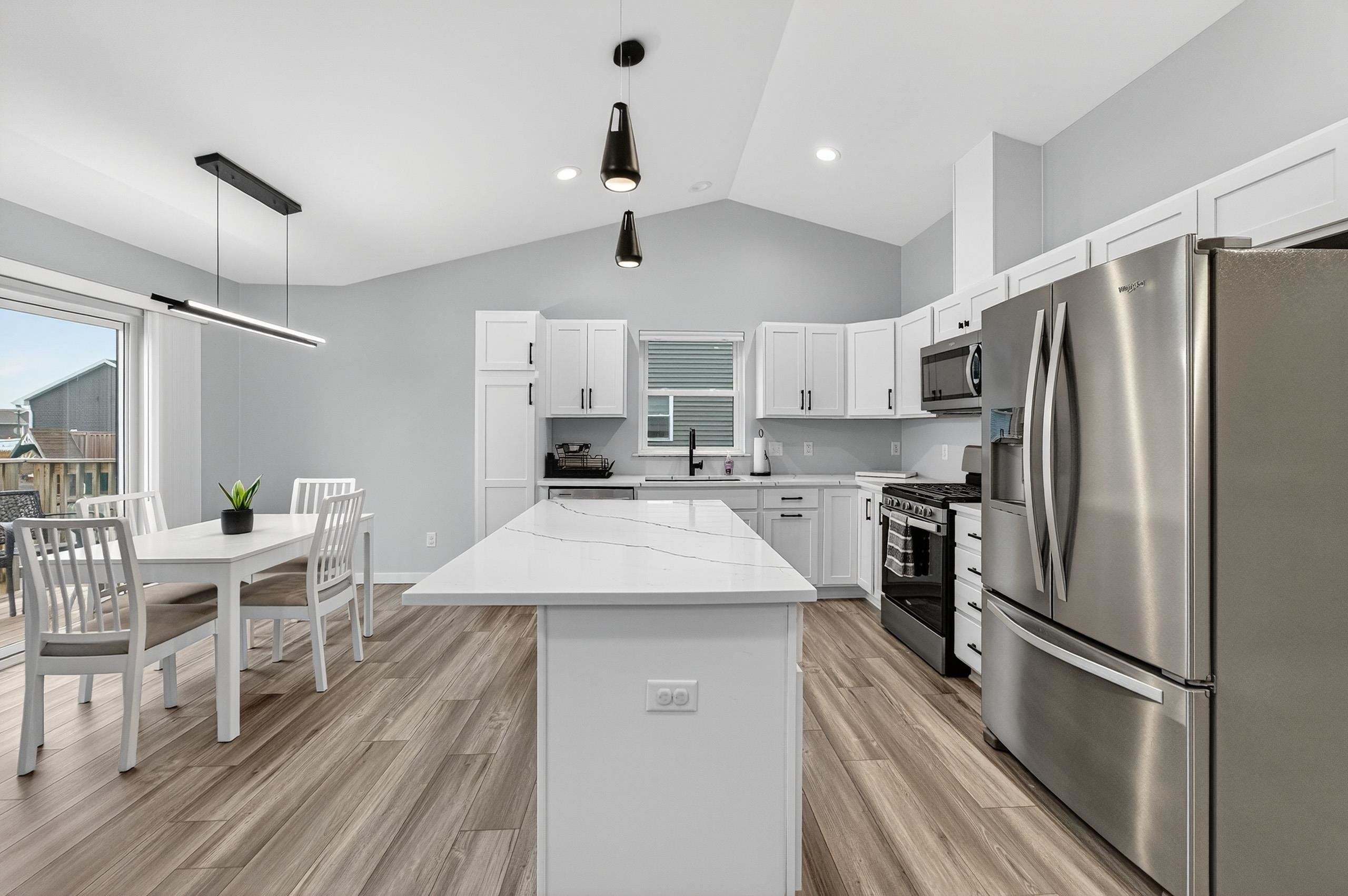 654 Locust Lane Evansville, WI 53536 - Photo 6 of 40