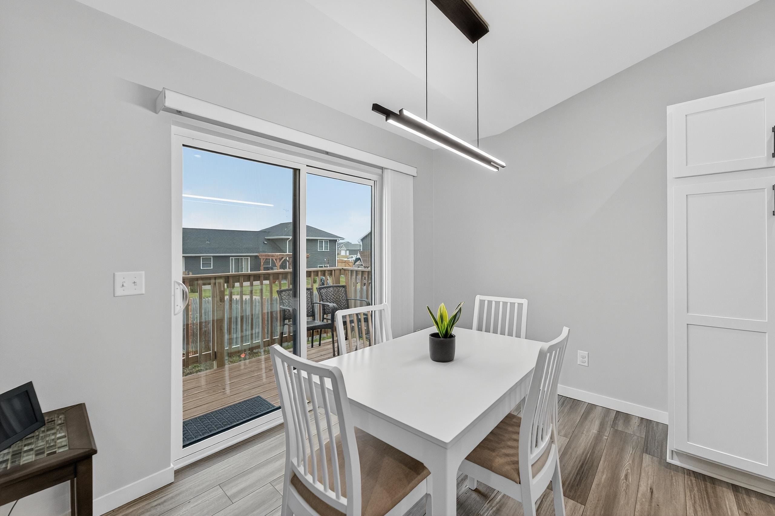 654 Locust Lane Evansville, WI 53536 - Photo 8 of 40