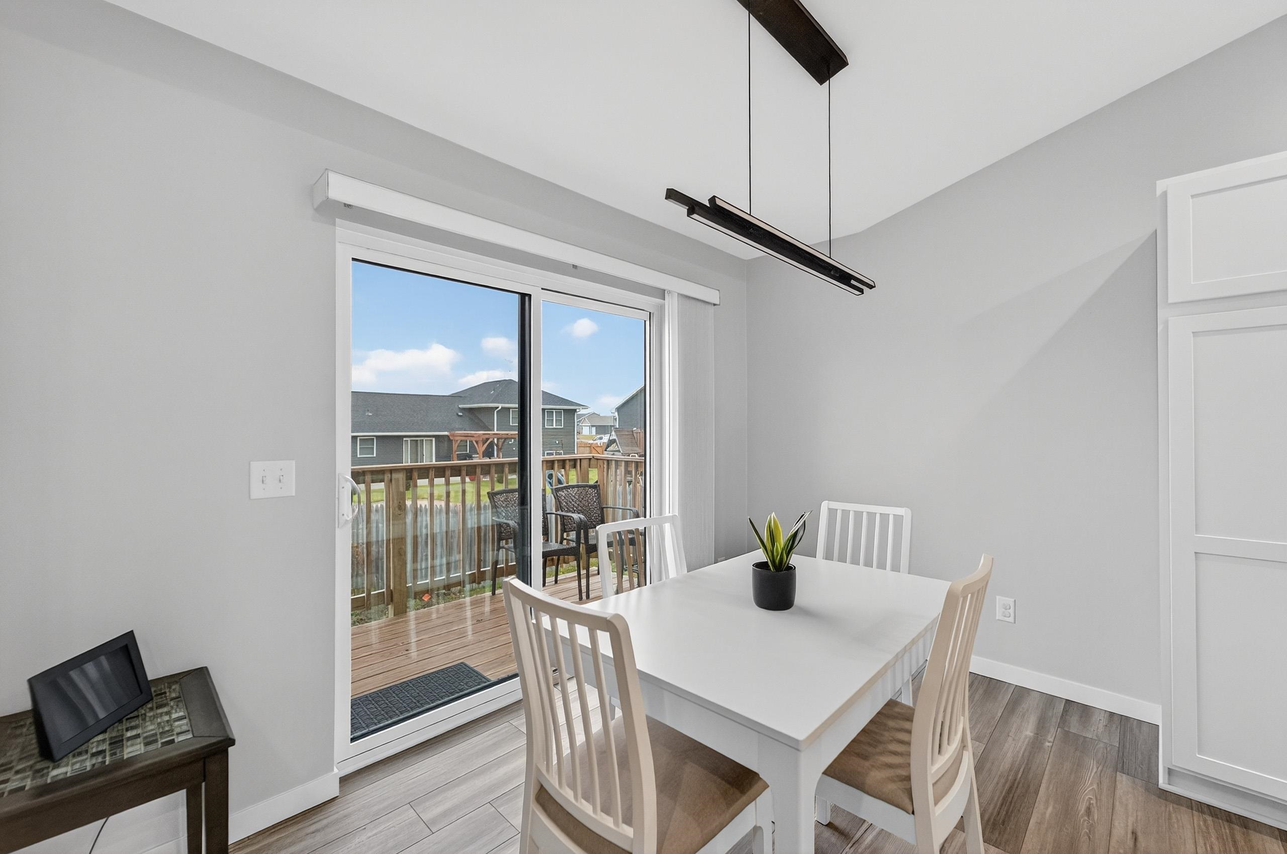 654 Locust Lane Evansville, WI 53536 - Photo 9 of 40