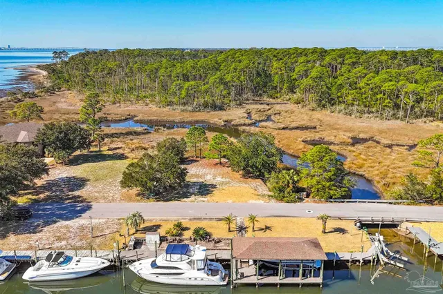 $579,000 | 850 Silver Strand Street, Gulf Breeze, FL 32563