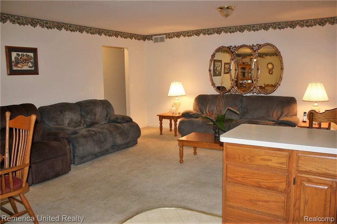 48704 Bemis Road Belleville, MI 48111 - Photo 12 of 24 IMG_0352 (2).JPG