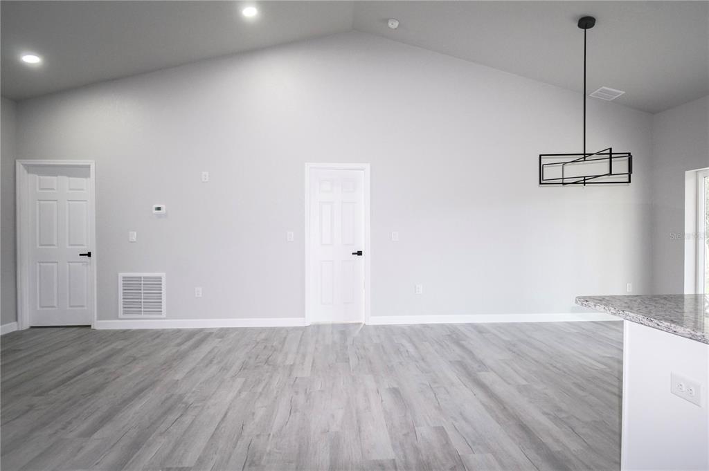 769 Memorial Drive Sebring, FL 33870 - Photo 8 of 27