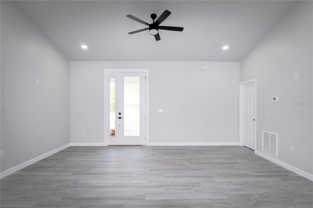 769 Memorial Drive Sebring, FL 33870 - Photo 9 of 27