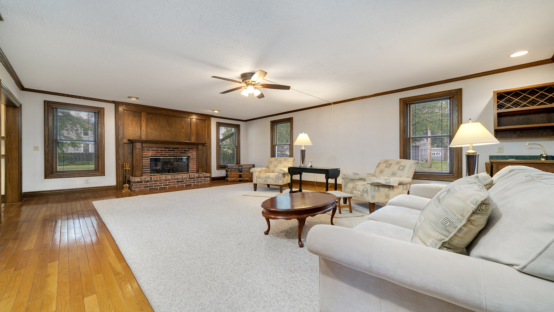 321 East Chamberlin Street Dixon, IL 61021 - Photo 6 of 61