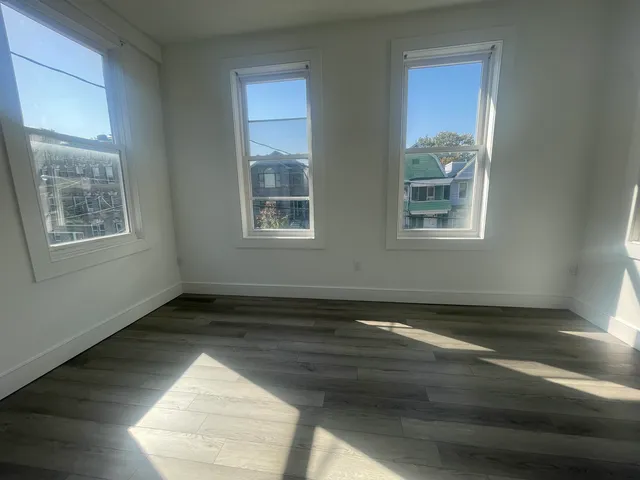 $2,300 | 18 Warner Avenue, Unit 2, Jersey City, NJ 07305