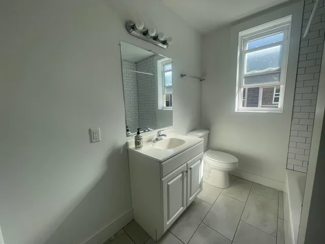 $2,300 | 18 Warner Avenue, Unit 2, Jersey City, NJ 07305