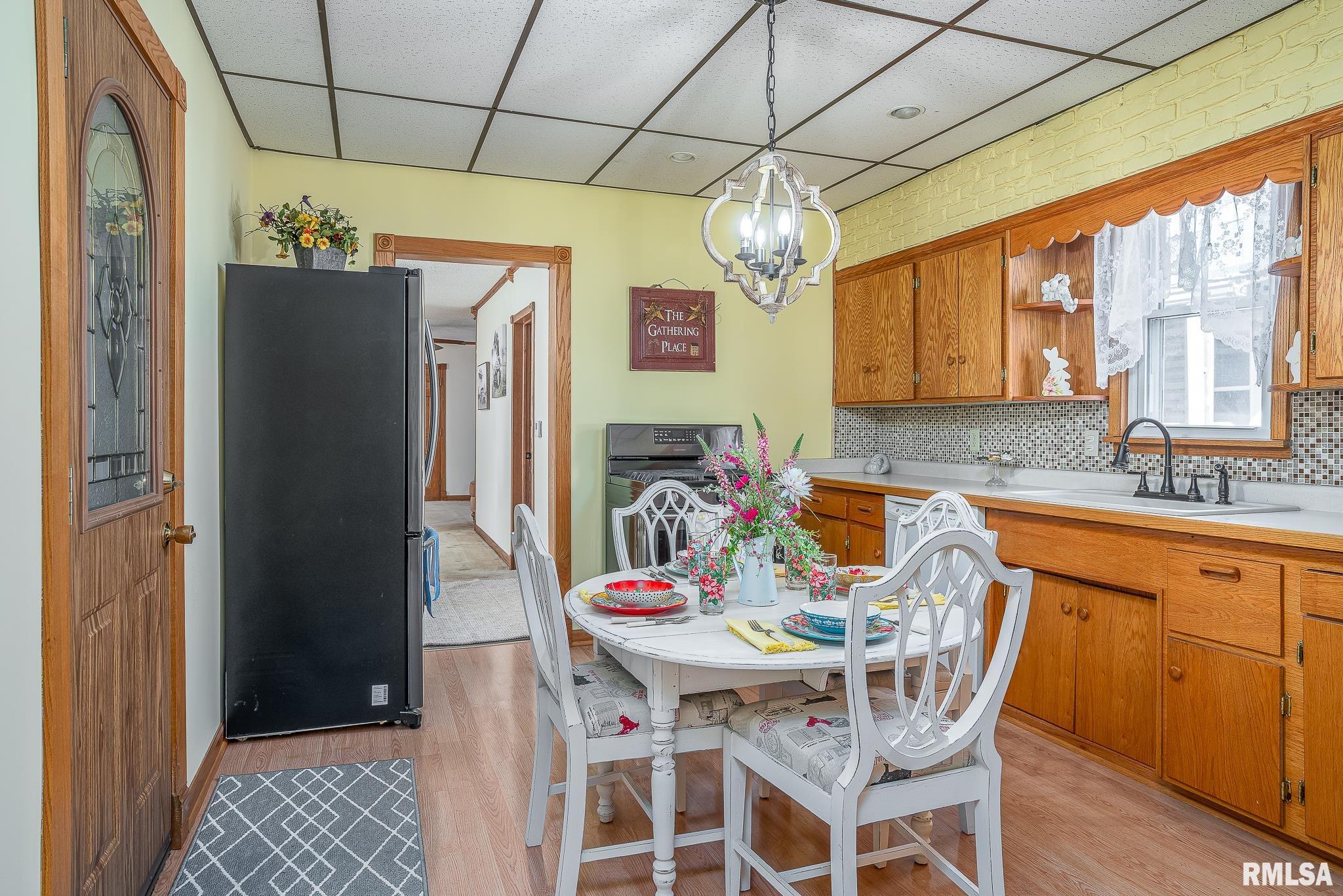2425 Barker Street Clinton, IA 52732 - Photo 8 of 22 Gallery Image 8
