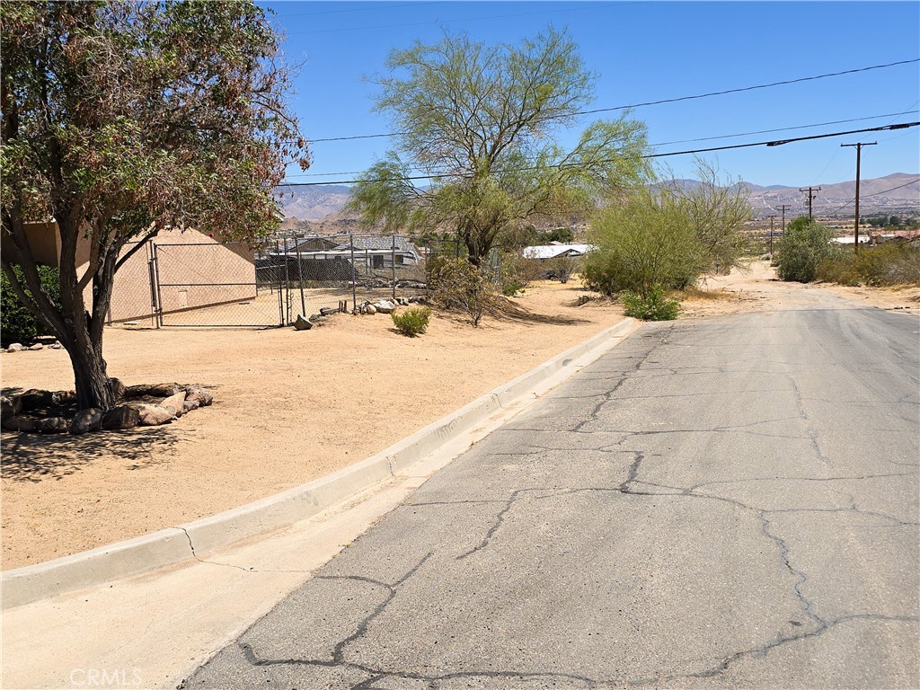 23911 Tahquitz Road Apple Valley, CA 92307 - Photo 22 of 32
