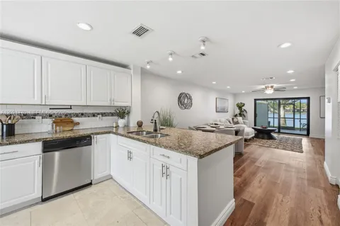 $319,990 | 1257 Northwest 98th Terrace, Unit 154, Pembroke Pines, FL 33024