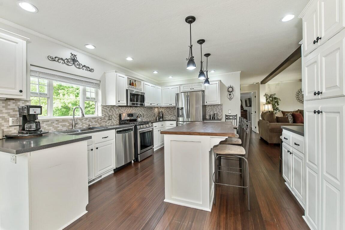 25280 Sumpter Road Belleville, MI 48111 - Photo 11 of 46 DSC_5861 (Medium)