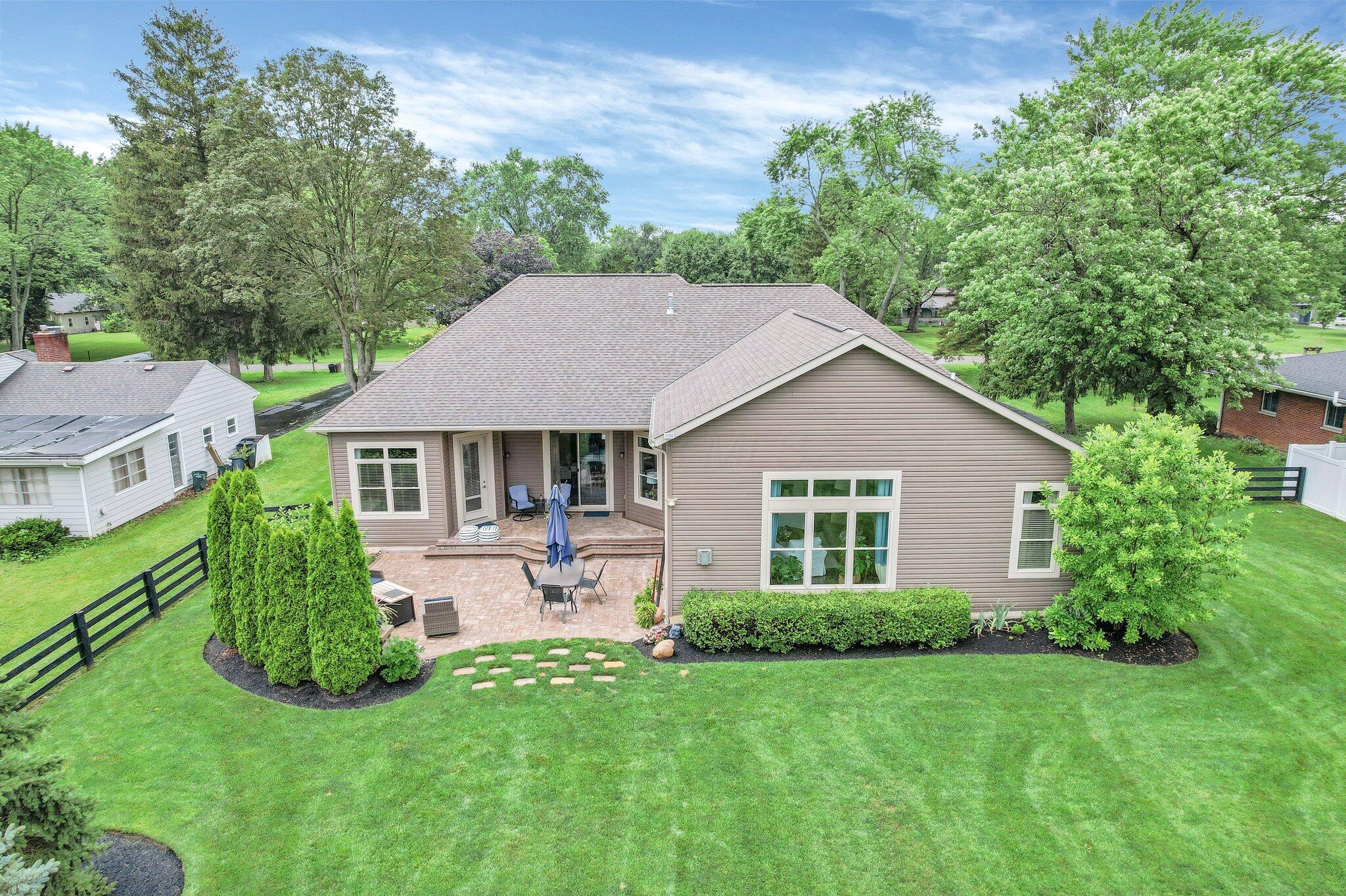 5042 Henderson Heights Road Columbus, OH 43220 - Photo 5 of 57 67-web-or-mls-5042-henderson-heights-rd