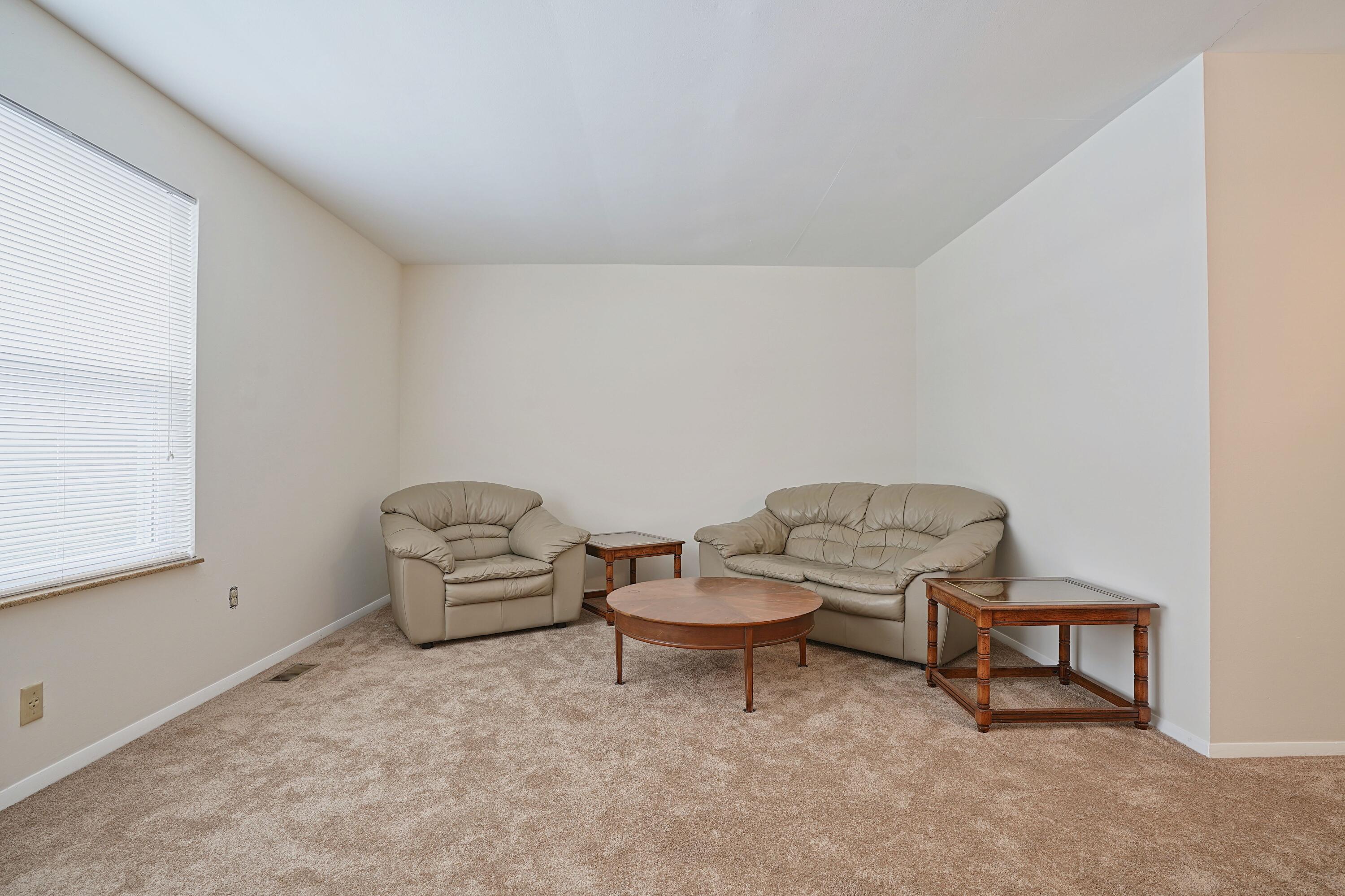 4352 Sunray Road Dayton, OH 45429 - Photo 12 of 27